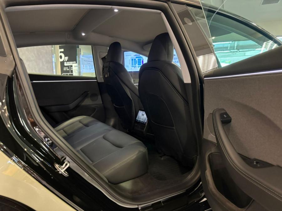 Model 3 RWD - Image 4